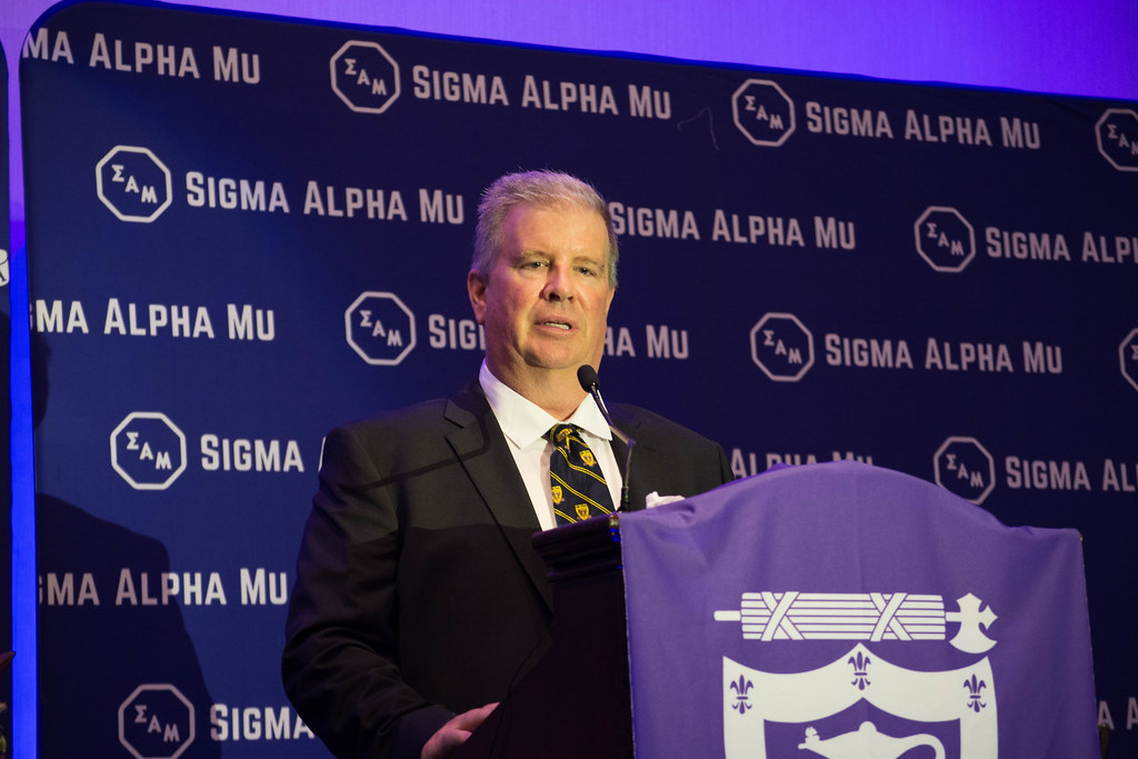 Eddie Hunnell (Sigma Omega, ‘86) named 2025 recipient of Heroism Award